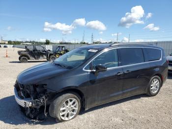 Salvage Chrysler Pacifica