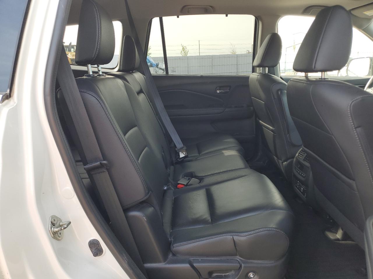 Honda Pilot Touring Image 4