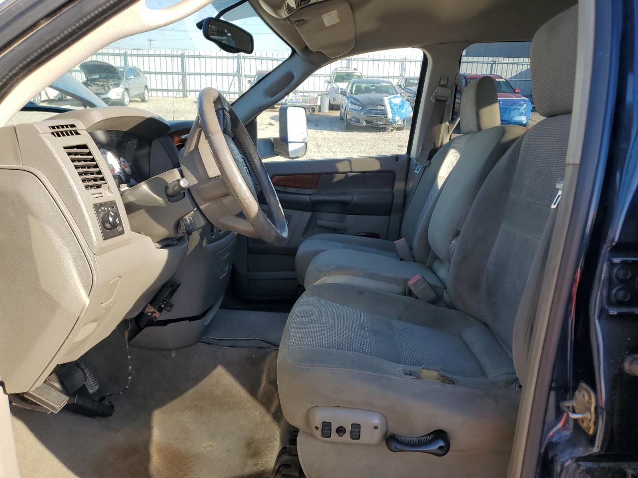 Dodge Ram 2500 St Image 9