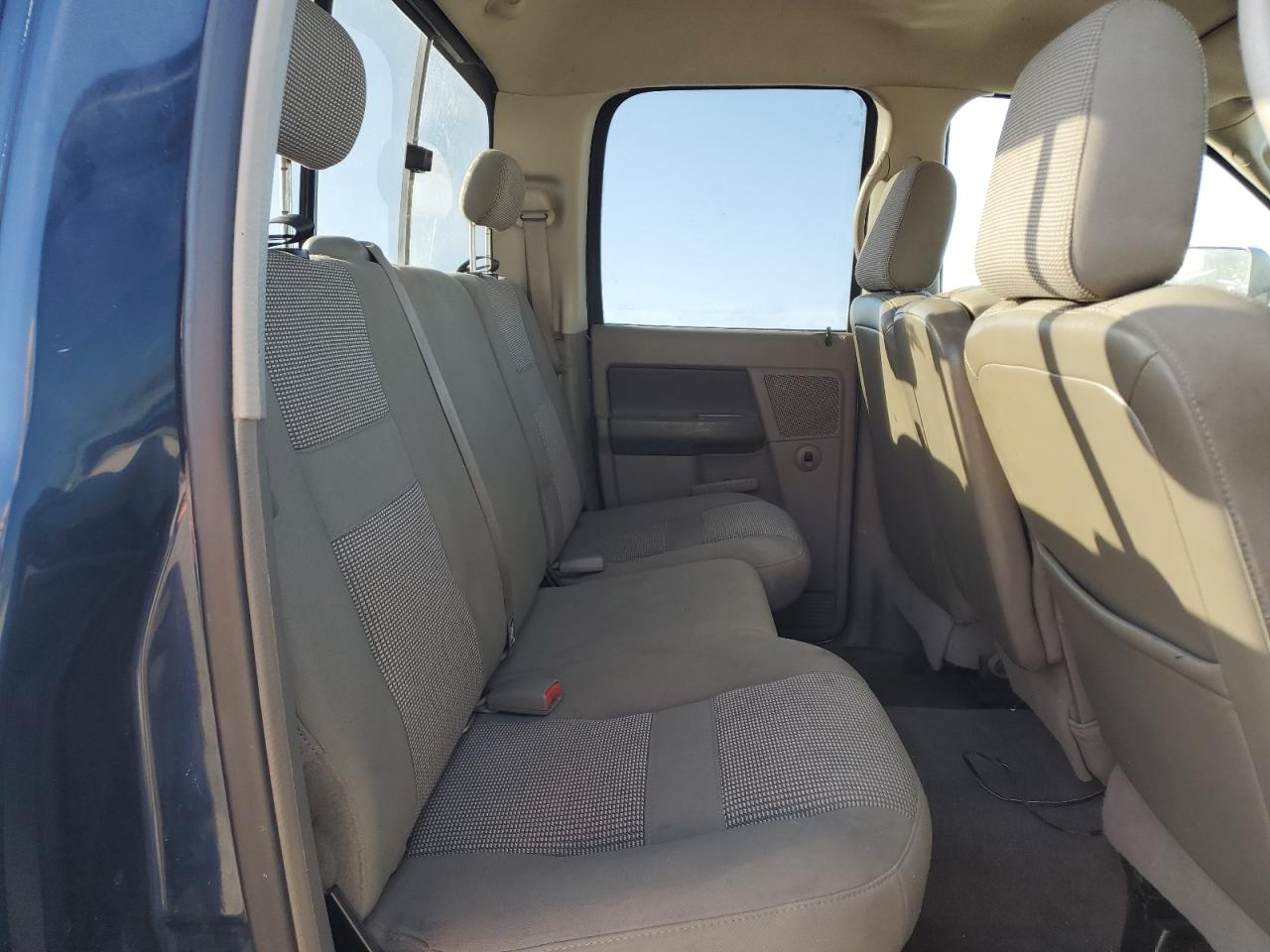 Dodge Ram 2500 St Image 8