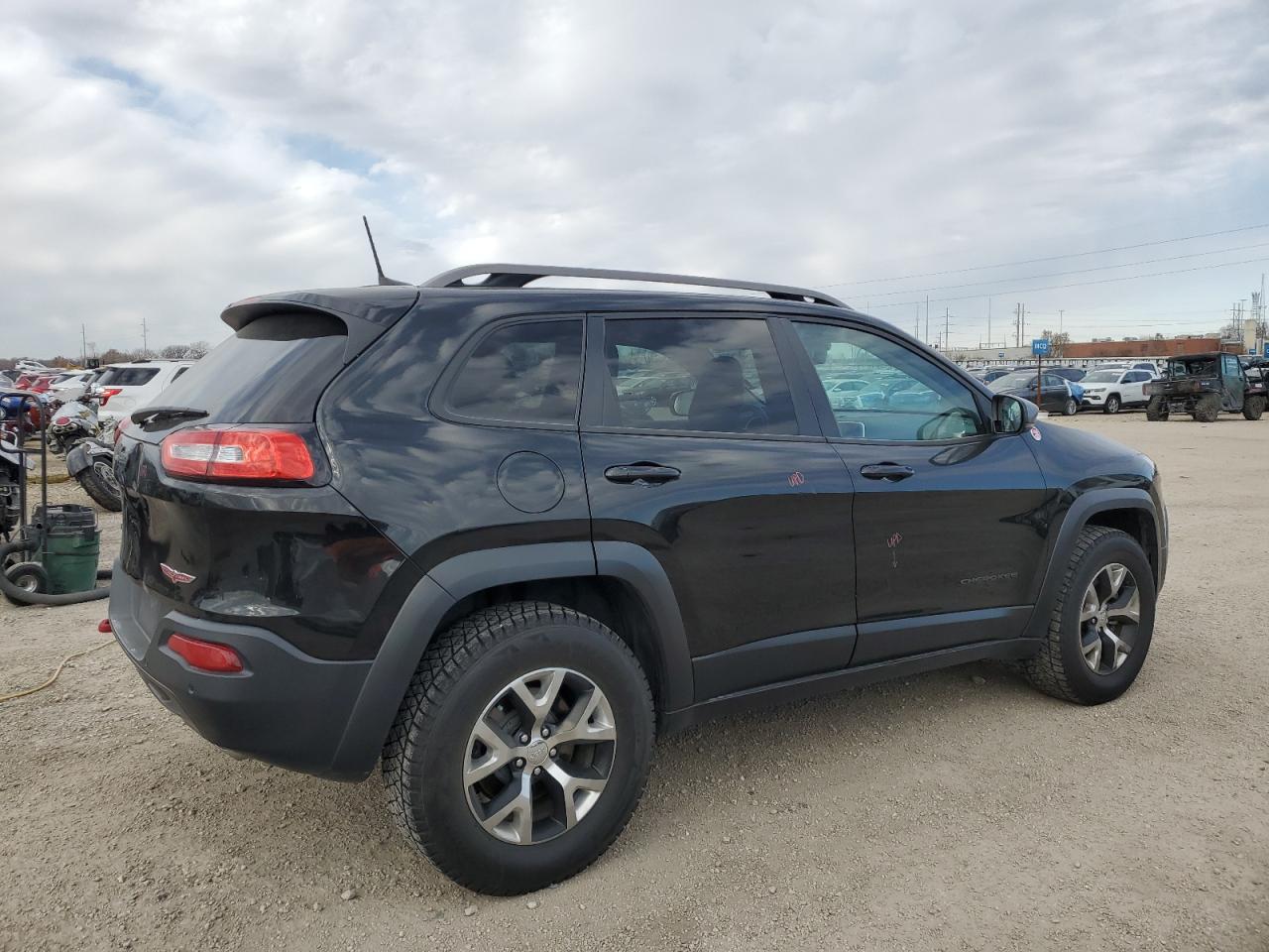 Jeep Cherokee Trailhawk Image 11