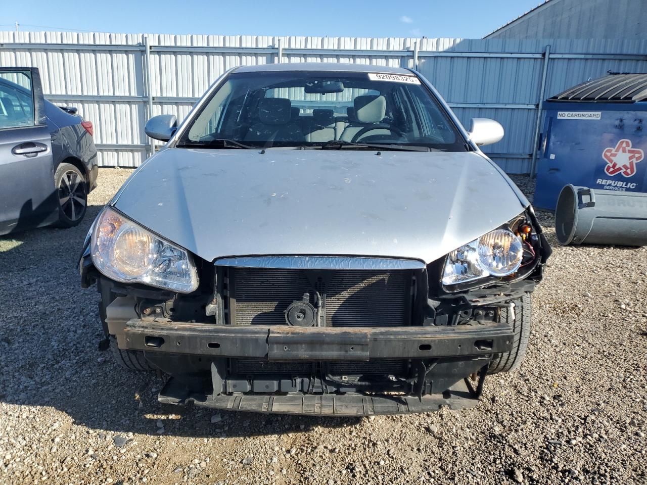 Hyundai ELANTRA Gls Image 9