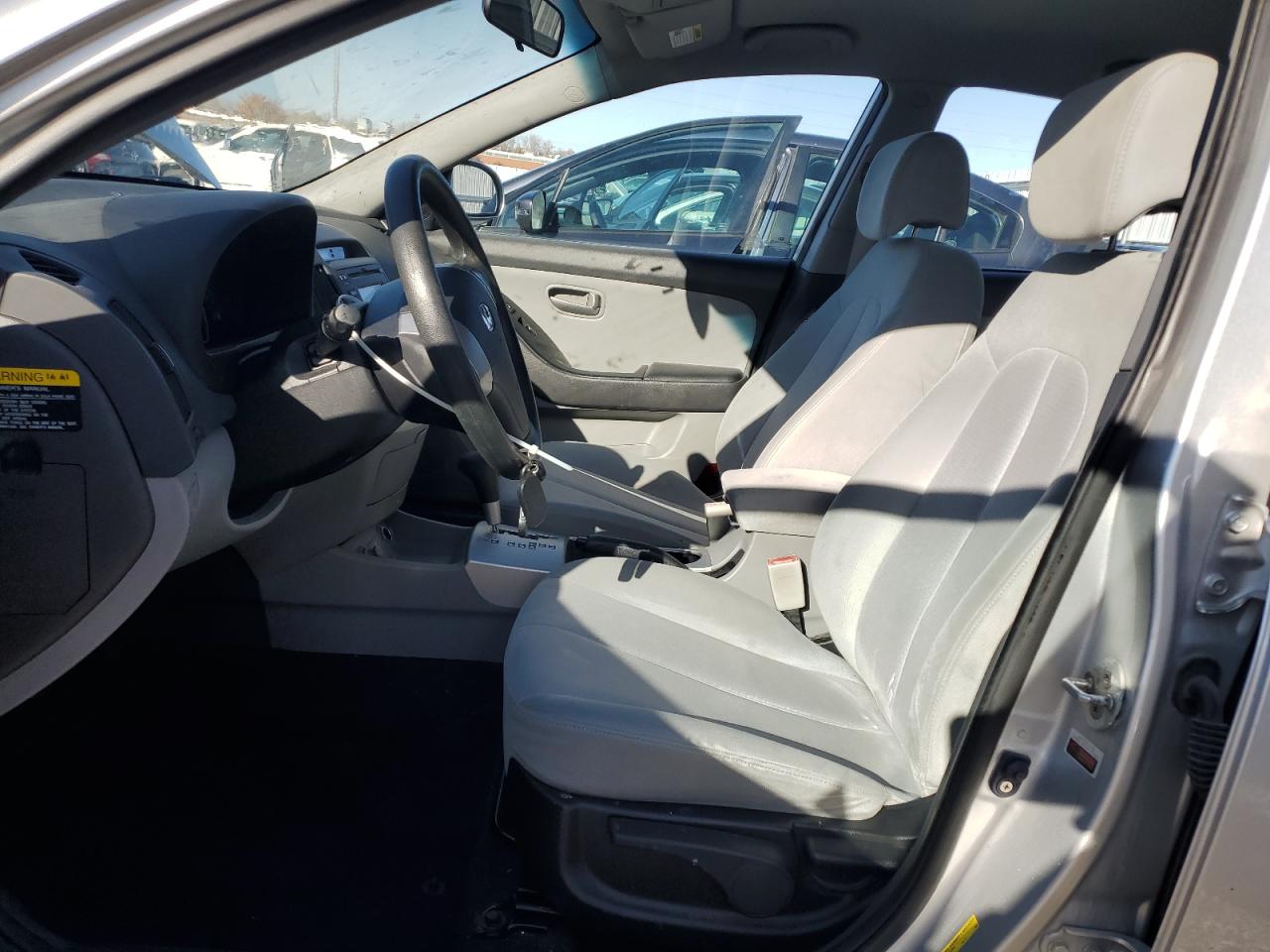 Hyundai ELANTRA Gls Image 10