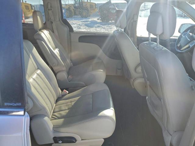 Chrysler Minivan Touring L Image 8