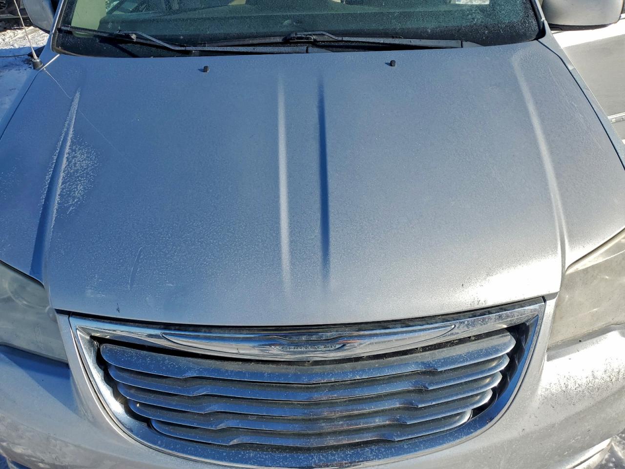 Chrysler Minivan Touring L Image 5