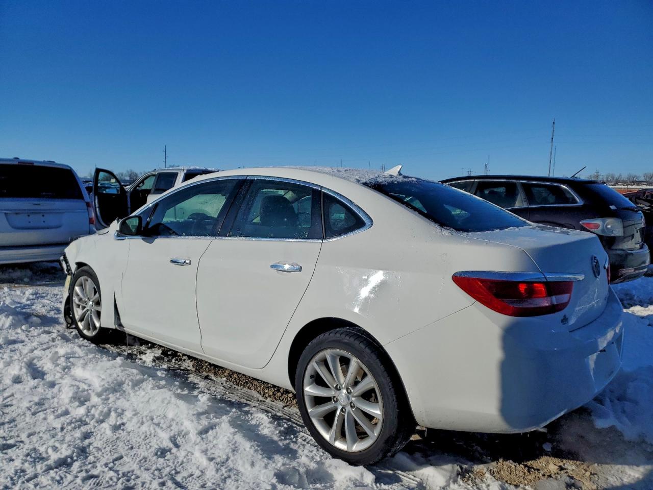 Buick Verano Image 4