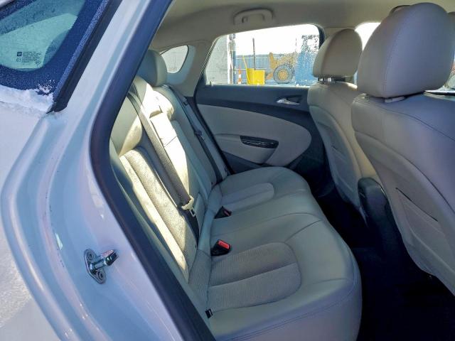 Buick Verano Image 9