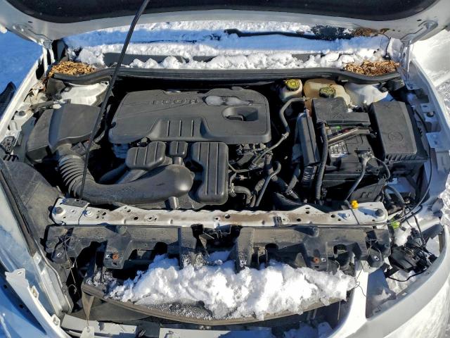 Buick Verano Image 8