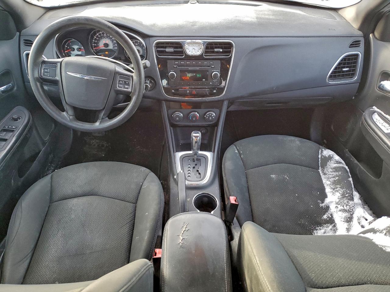 Chrysler 200 Lx Image 7