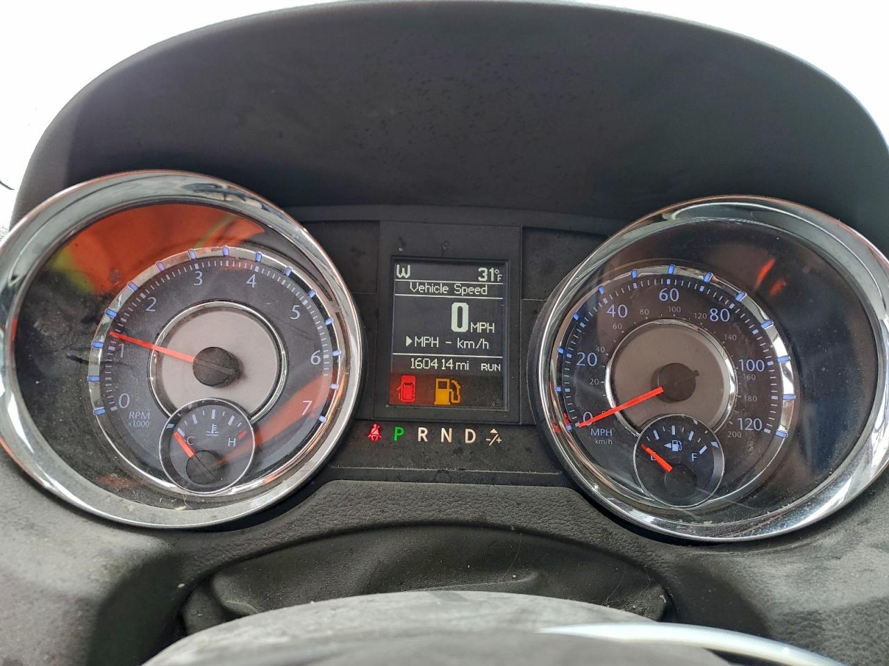 Chrysler Minivan Touring Image 7