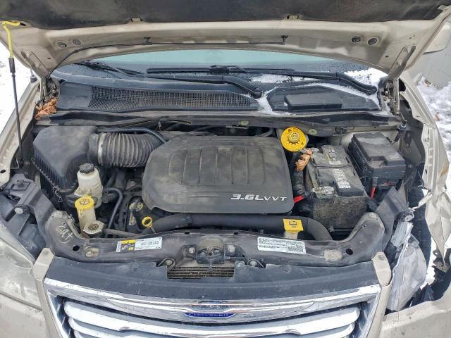 Chrysler Minivan Touring Image 12