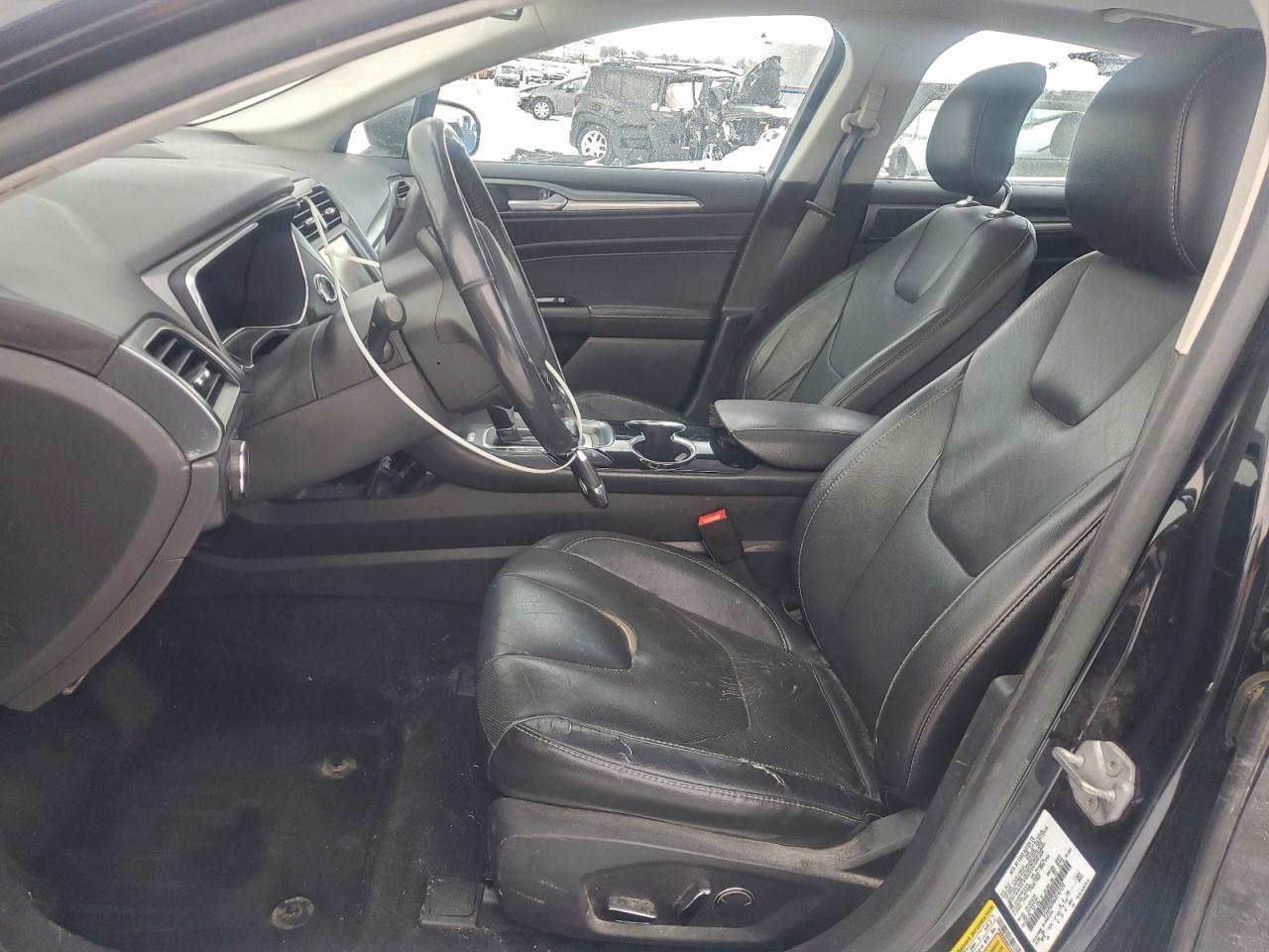 Ford Fusion Titanium Image 10