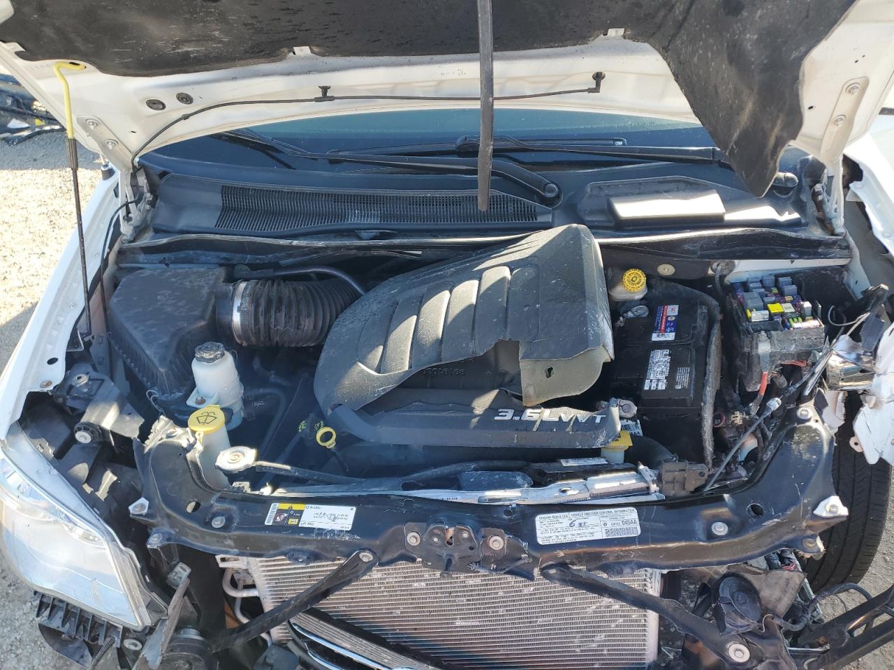 Chrysler Minivan Touring Image 5