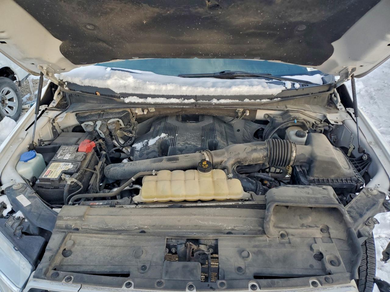 Ford F-150 Supercrew Image 8