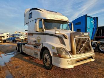  Salvage Volvo Vnl