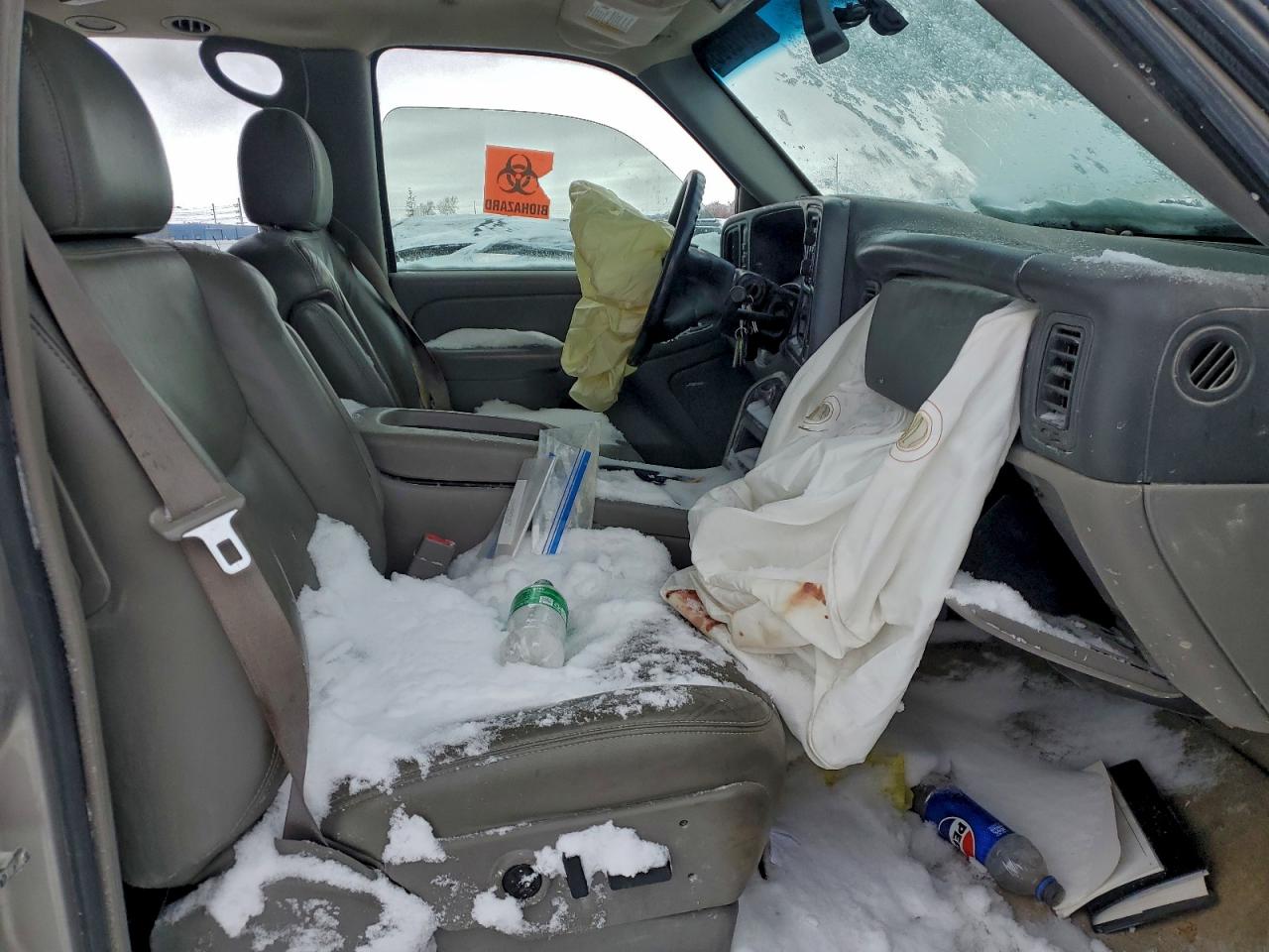 GMC Yukon K1500 Image 13