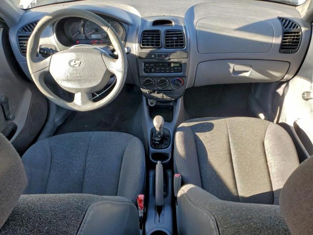 Hyundai ACCENT L Image 8