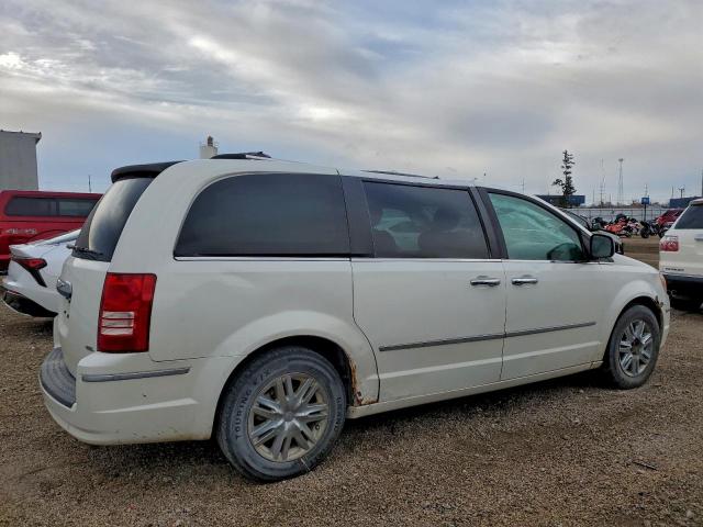 Chrysler Minivan Limited Image 7