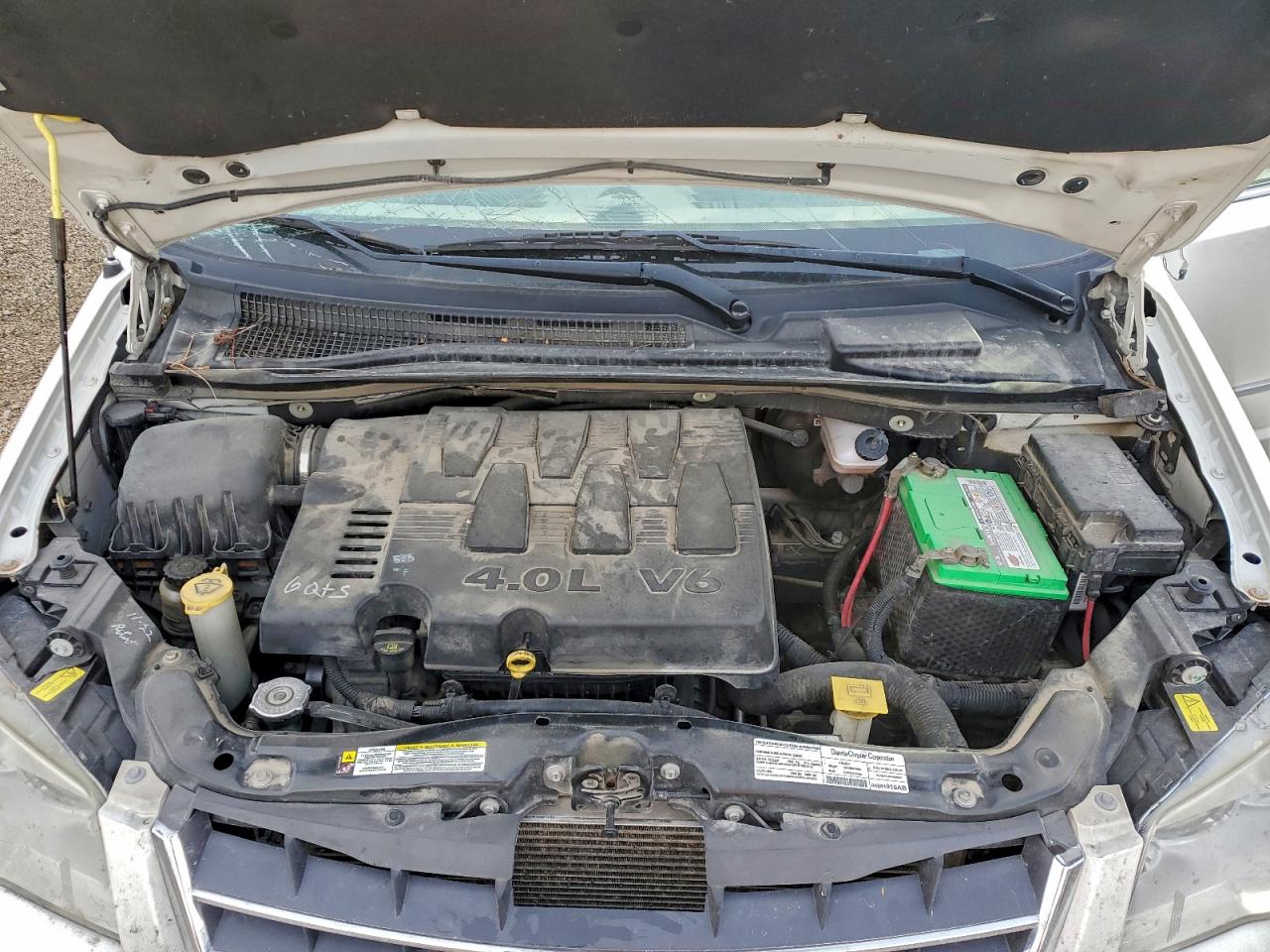 Chrysler Minivan Limited Image 11