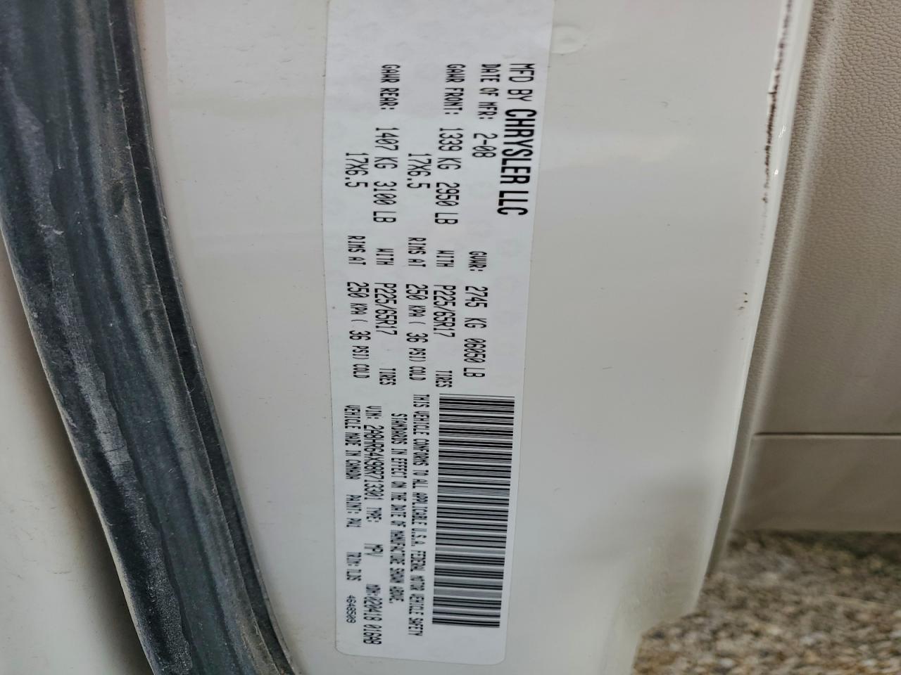 Chrysler Minivan Limited Image 3