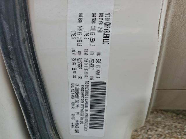 Chrysler Minivan Limited Image 3