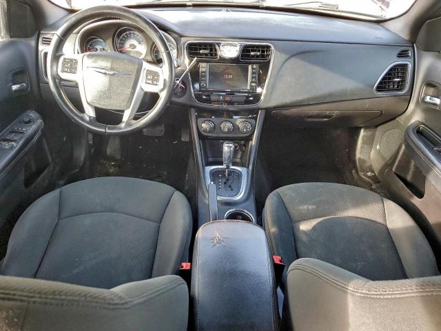 Chrysler 200 Touring Image 7