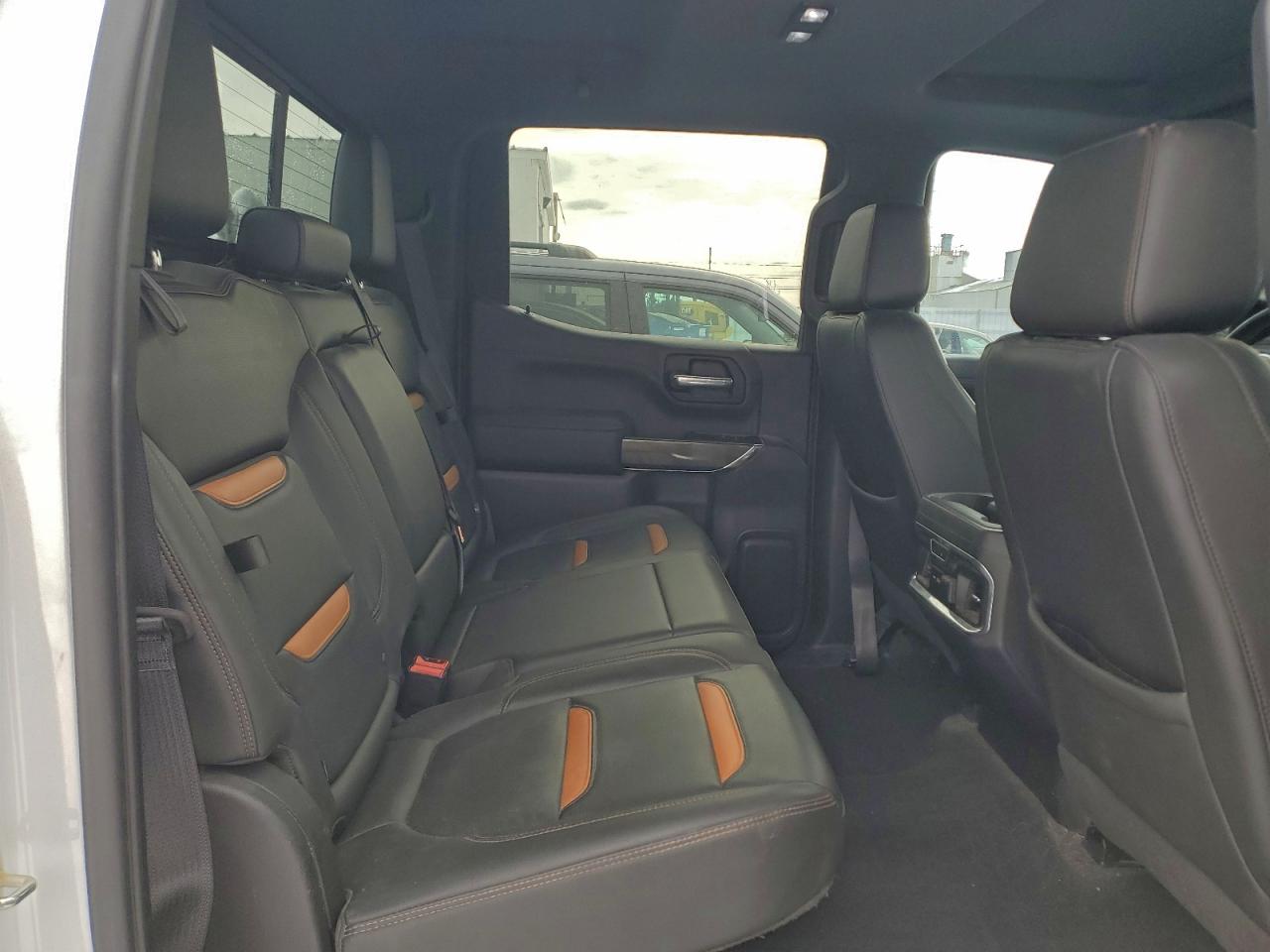 GMC Sierra K1500 At4 Image 12