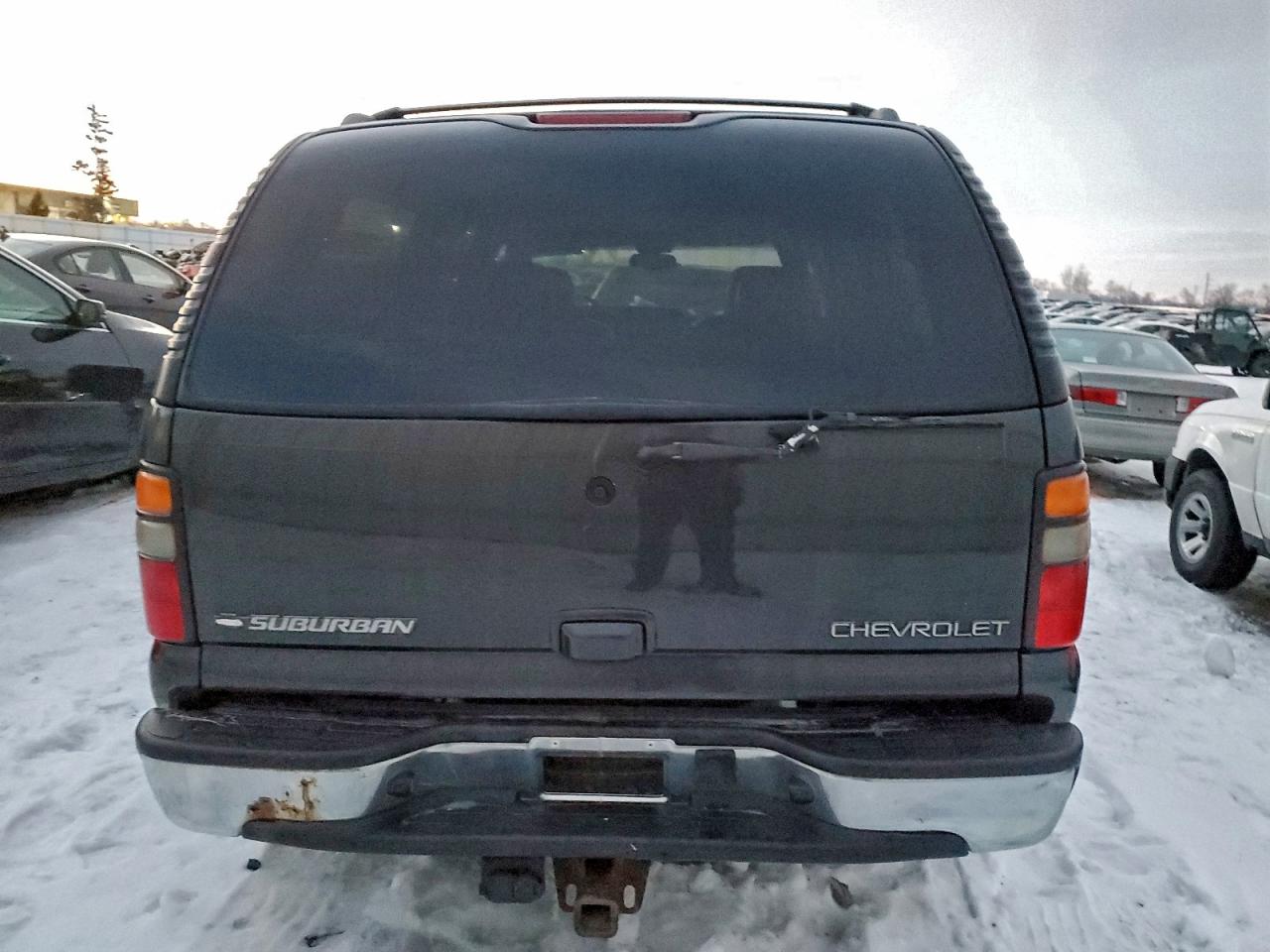 Chevrolet Suburban K1500 Image 3