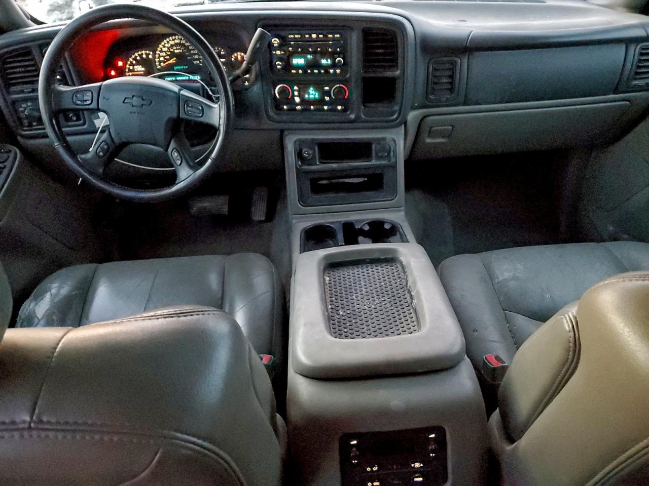 Chevrolet Suburban K1500 Image 10