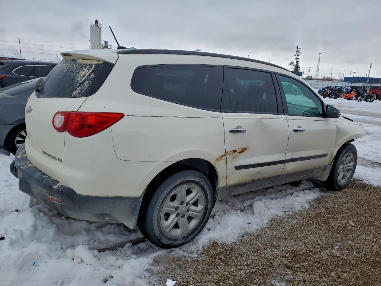 Chevrolet Traverse Ls Image 2