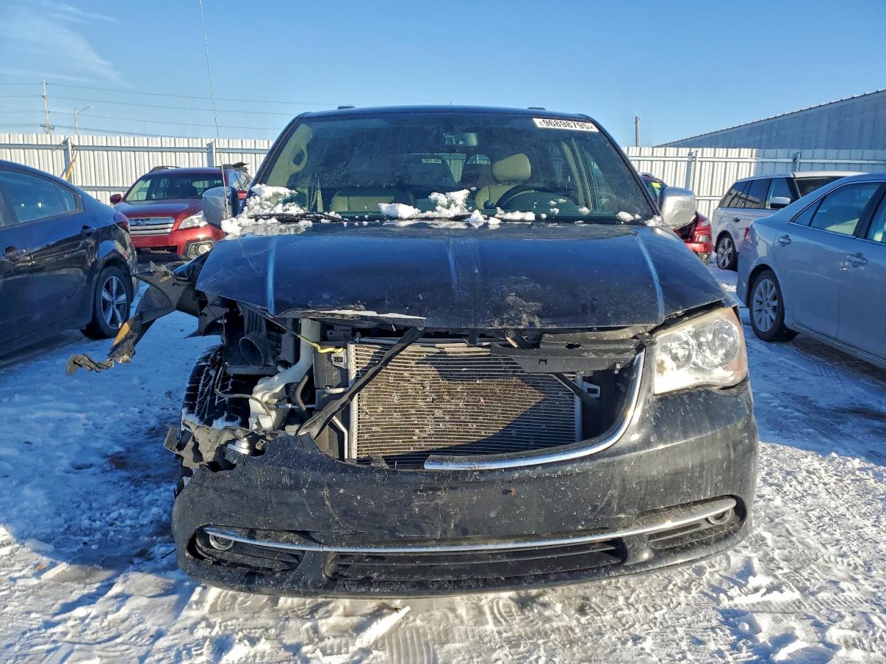 Chrysler Minivan Touring L Image 2