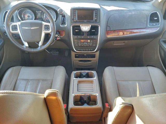 Chrysler Minivan Touring L Image 4