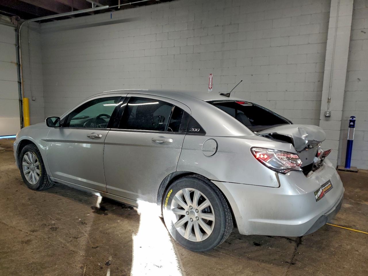 Chrysler 200 Touring Image 5