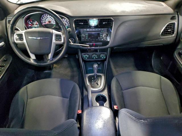 Chrysler 200 Touring Image 10