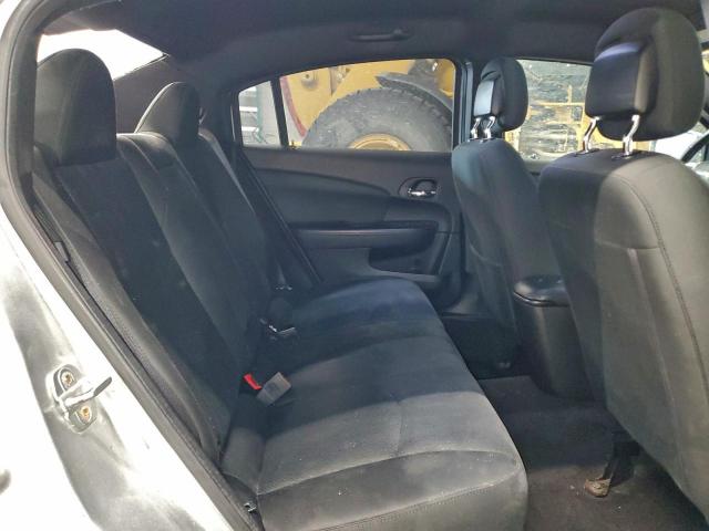 Chrysler 200 Touring Image 9