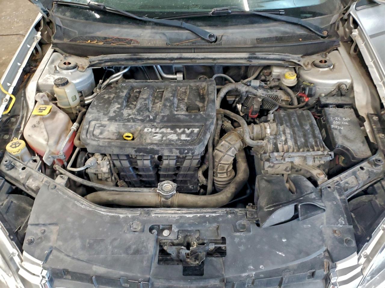 Chrysler 200 Touring Image 11