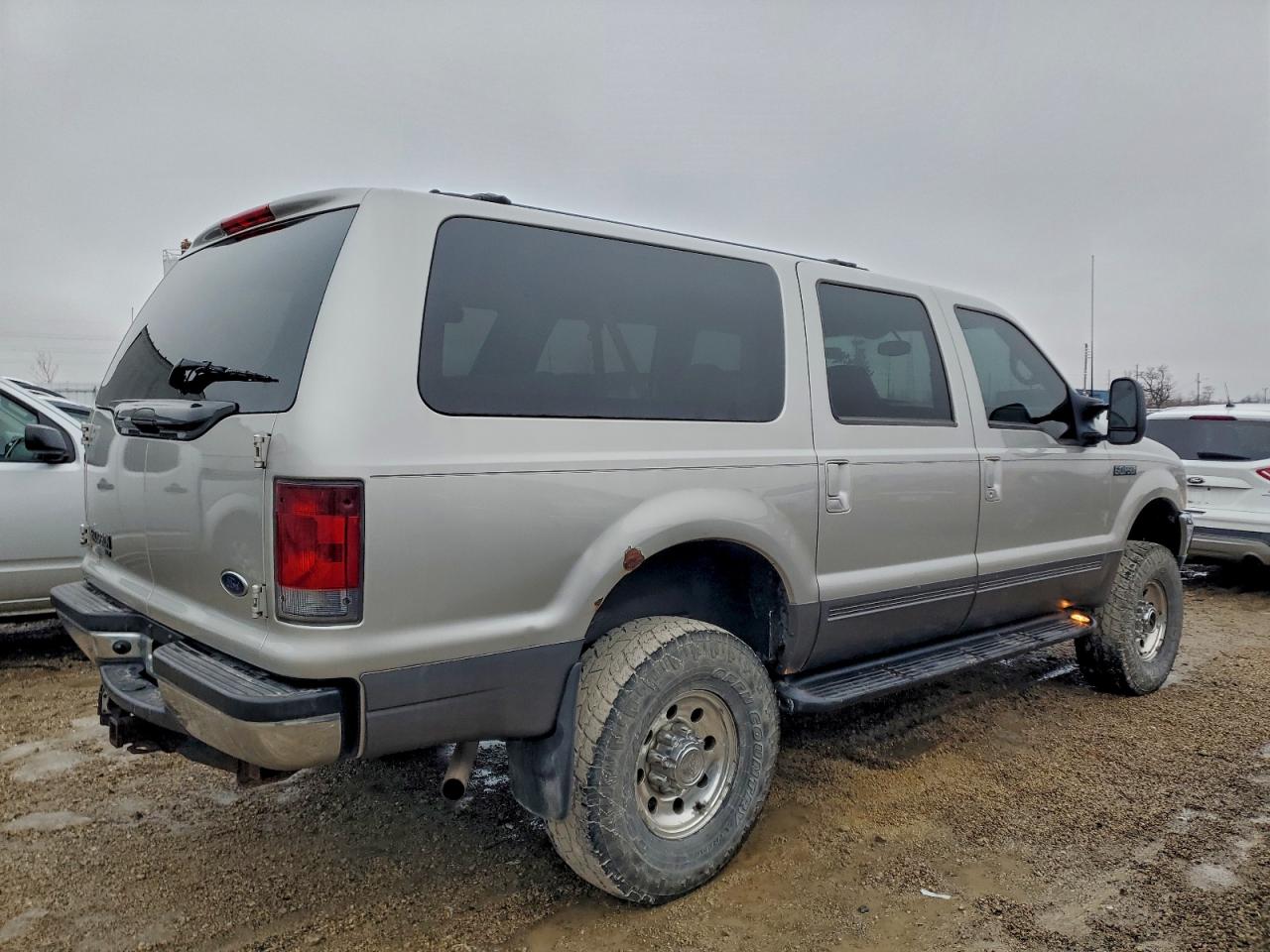 Ford Excursion Xlt Image 3